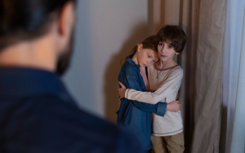 Μηδενική ανοχή στη σεξουαλική κακοποίηση παιδιών: Νέα Εθνική Στρατηγική και Σχέδιο Δράσης 2025–2028