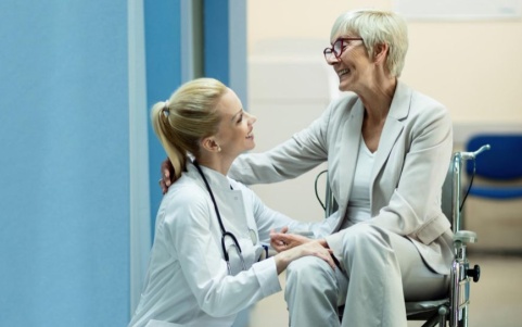 Απλουστεύεται η Διαδικασία Στήριξης Ασθενών και Συνοδού για Θεραπεία στο Εξωτερικό