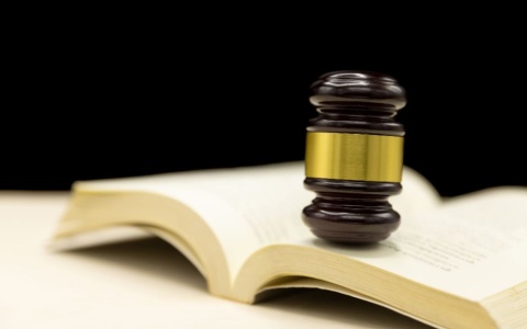 Νομοσχέδιο-τομή εισάγει για πρώτη φορά θεσμικό μηχανισμό ελέγχου στις αποφάσεις για ποινικές διώξεις