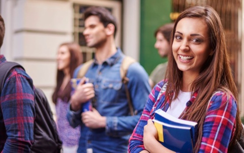 Ενίσχυση της κρατικής φοιτητικής μέριμνας με διεύρυνση των δικαιούχων και αύξηση της φοιτητικής χορηγίας